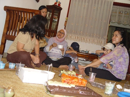 Istri Arief Darmawan, Leliyanti C, Hilmy FN dan Farra Lanova